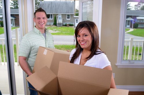 Removal truck hire service for local moves in Shepherds Bush