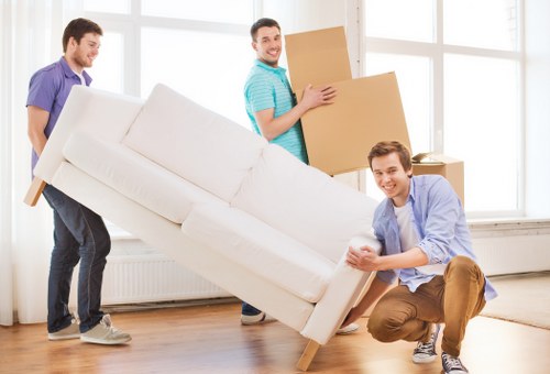Local removal van for flat move near Shepherds Bush
