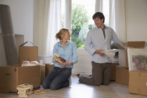 Efficient packing and unpacking support for a business move in Shepherdsbush